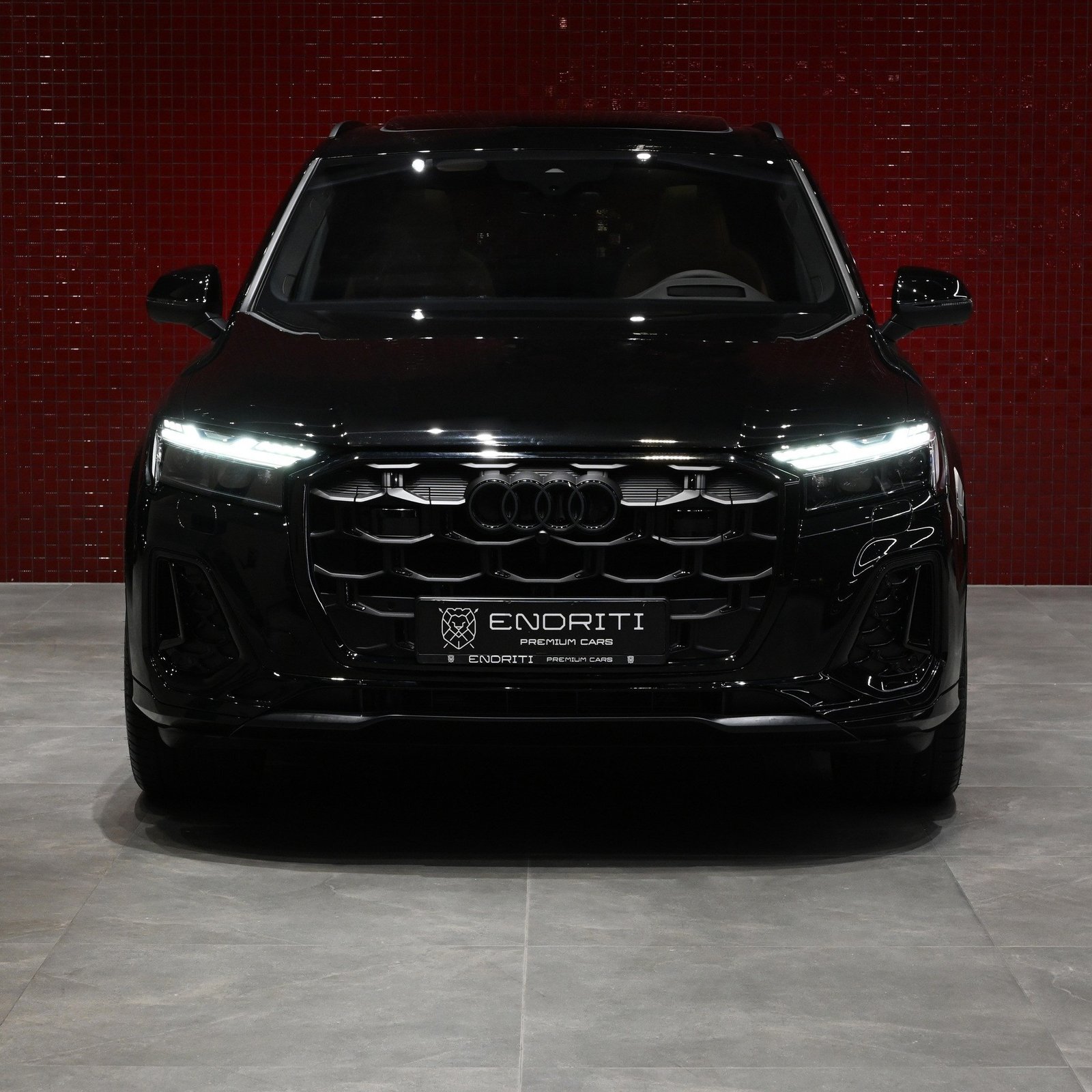 𝗔𝗨𝗗𝗜 𝗤𝟳 𝗘𝗫𝗖𝗟𝗨𝗦𝗜𝗩𝗘 𝗦-𝗟𝗜𝗡𝗘