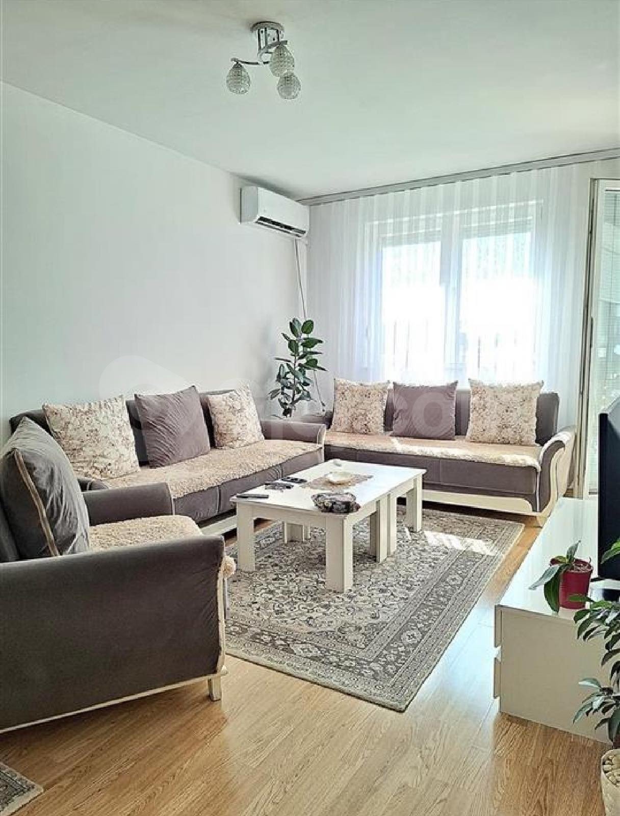 Banesë në #shitje në Fushë Kosovë