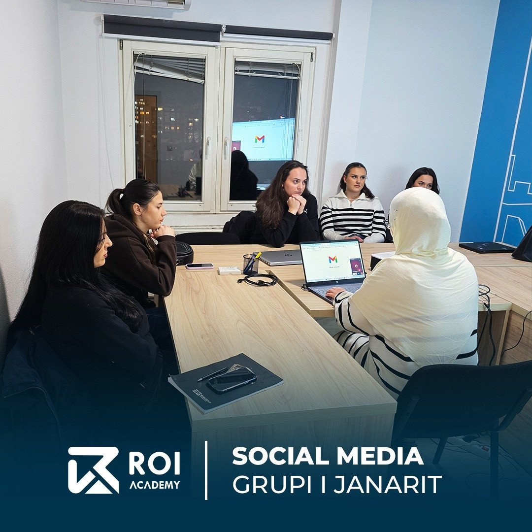 Grupi i janarit gjatë trajnimit për Social Media në ROI Academy
