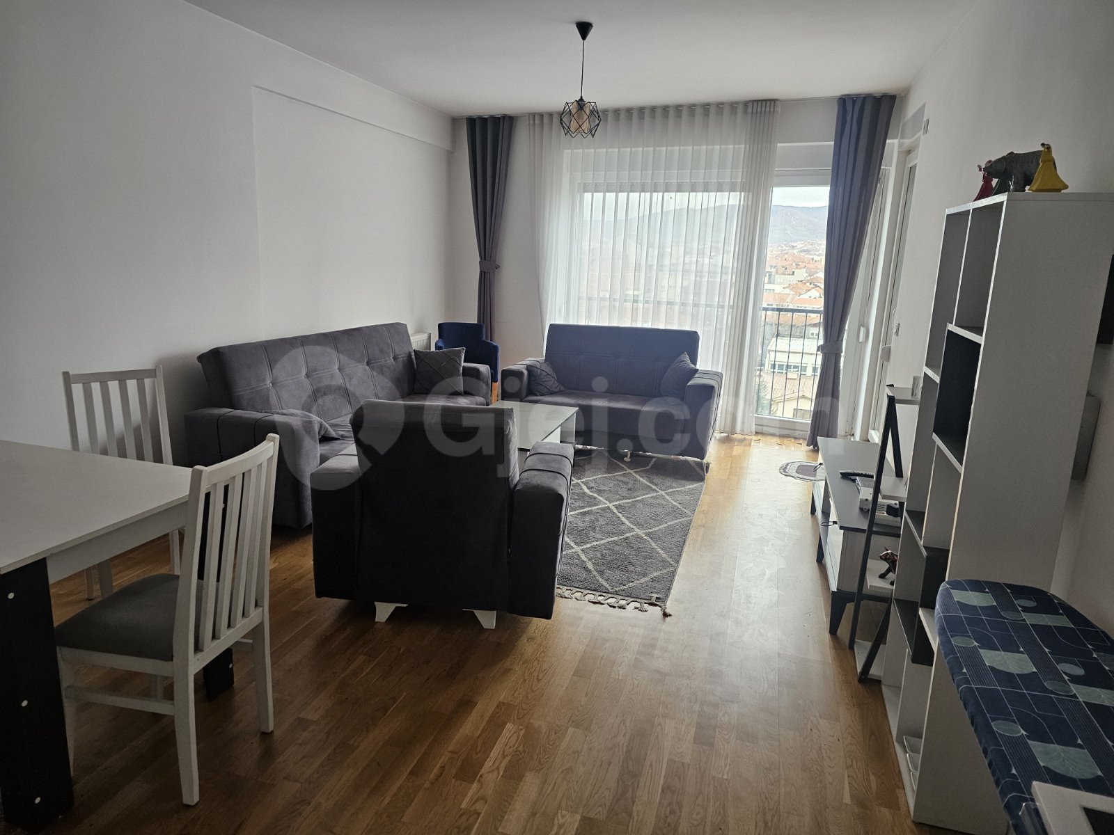 Banesë në #shitje në Tophane