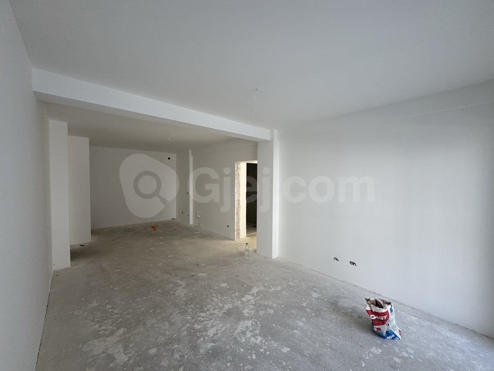 Banesë në #shitje në Lagjen Prishtina e Re