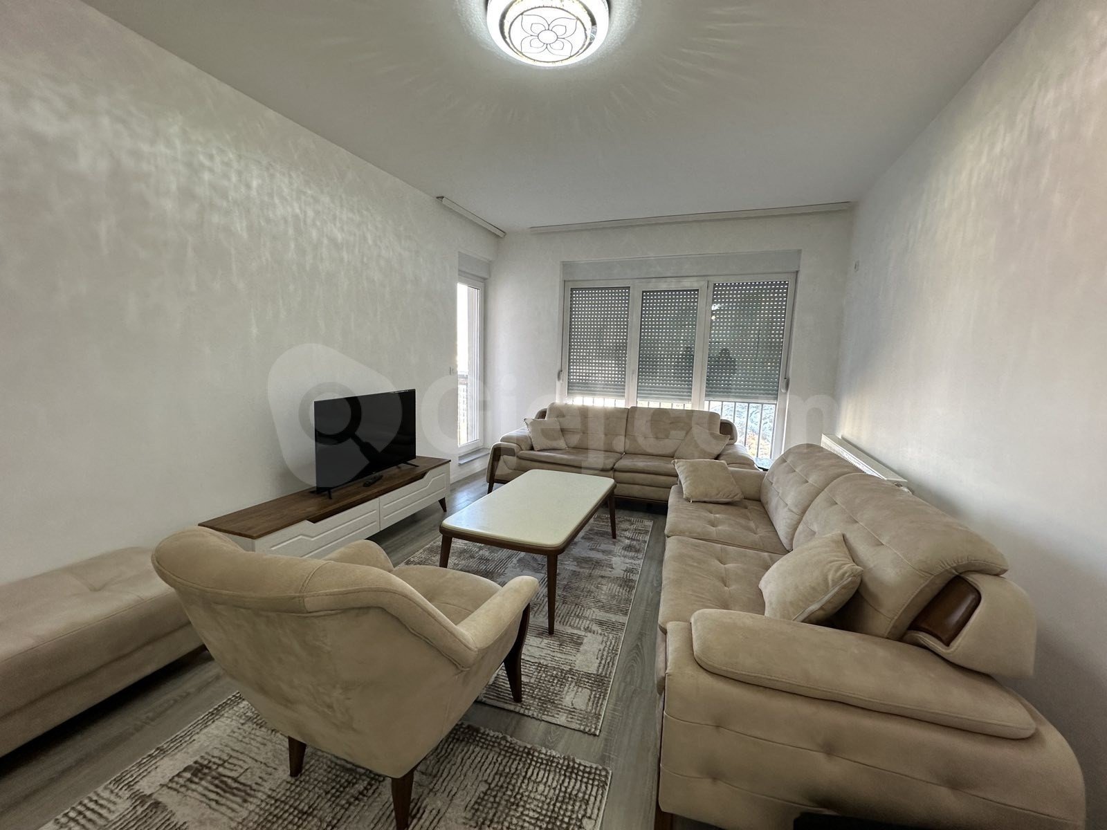 Banesë në #shitje në Kalabri(Emshir)