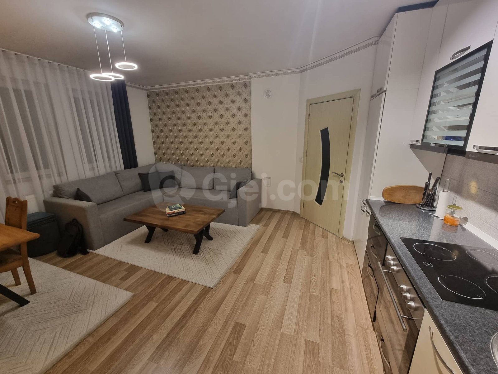 Banesë në #shitje në Rrugën C