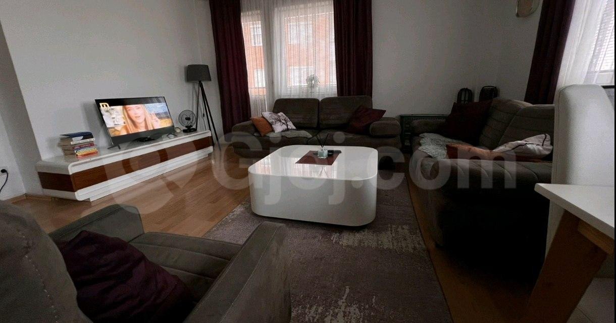 Banesë në #shitje në Lagjen Bregu e Diellit