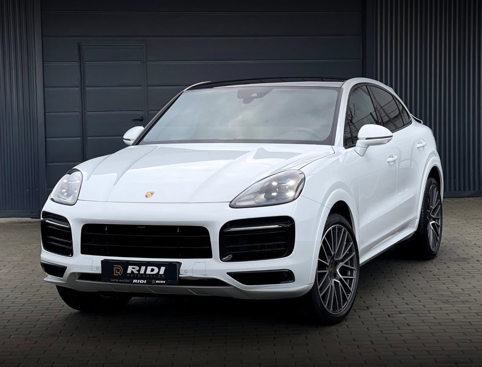 PORSCHE CAYENNE COUPE 3.0