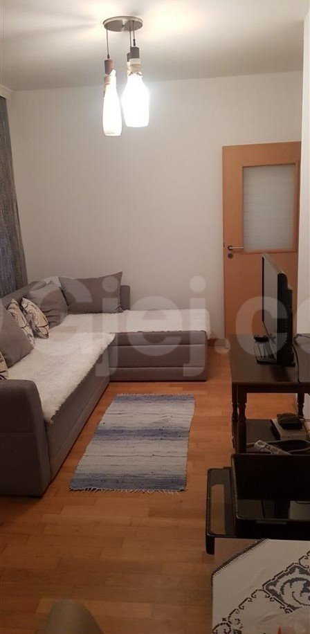 BANESË ME QIRA 1+1 NË KALABRI (EMSHIR)