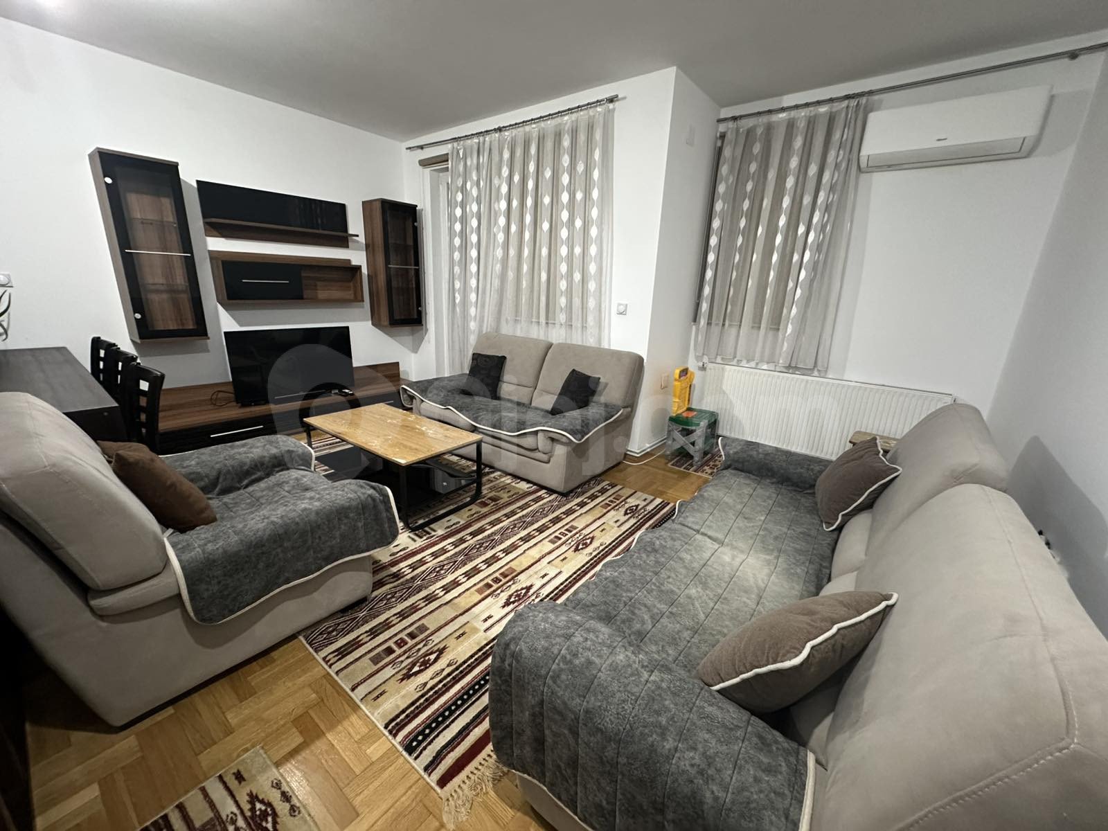 BANESË ME QIRA 1+1 NË RRUGËN B