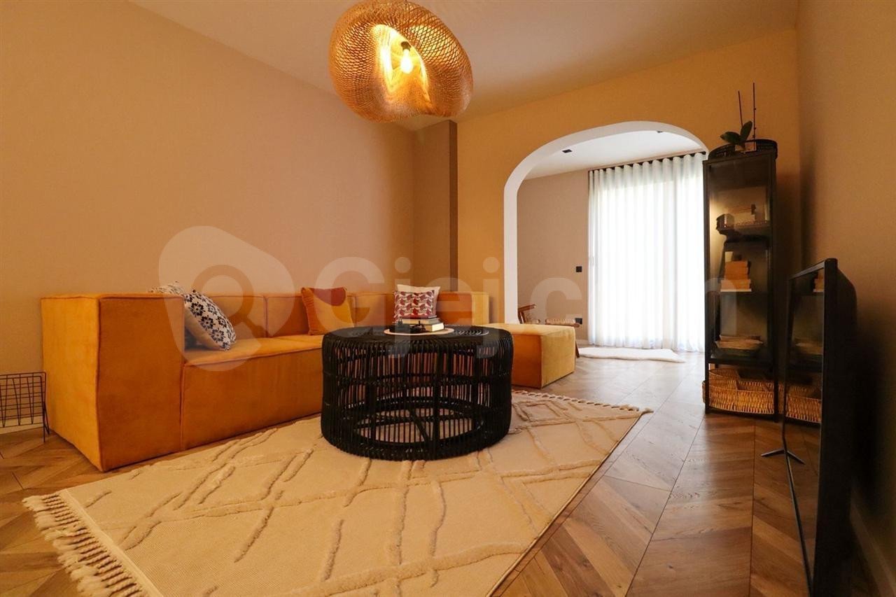 Banesë në #shitje në Bregun e Diellit