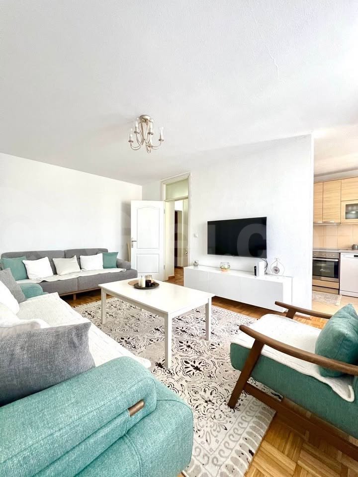 Banesë në #shitje në Fushë Kosovë