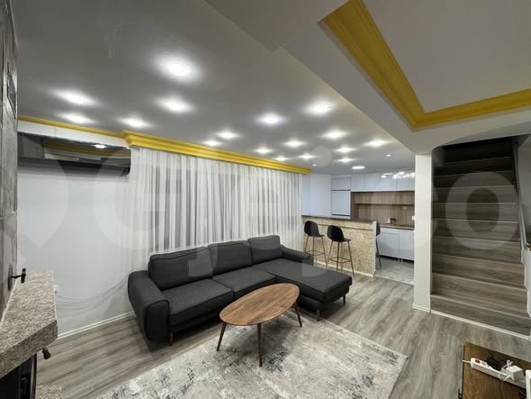 BANESË ME QIRA 3+1 NË QENDËR