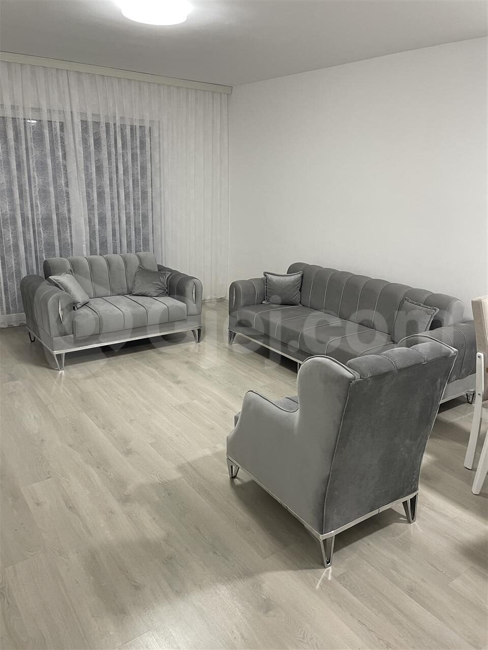 BANESË ME QIRA 2+1 NË FUSHË KOSOVË