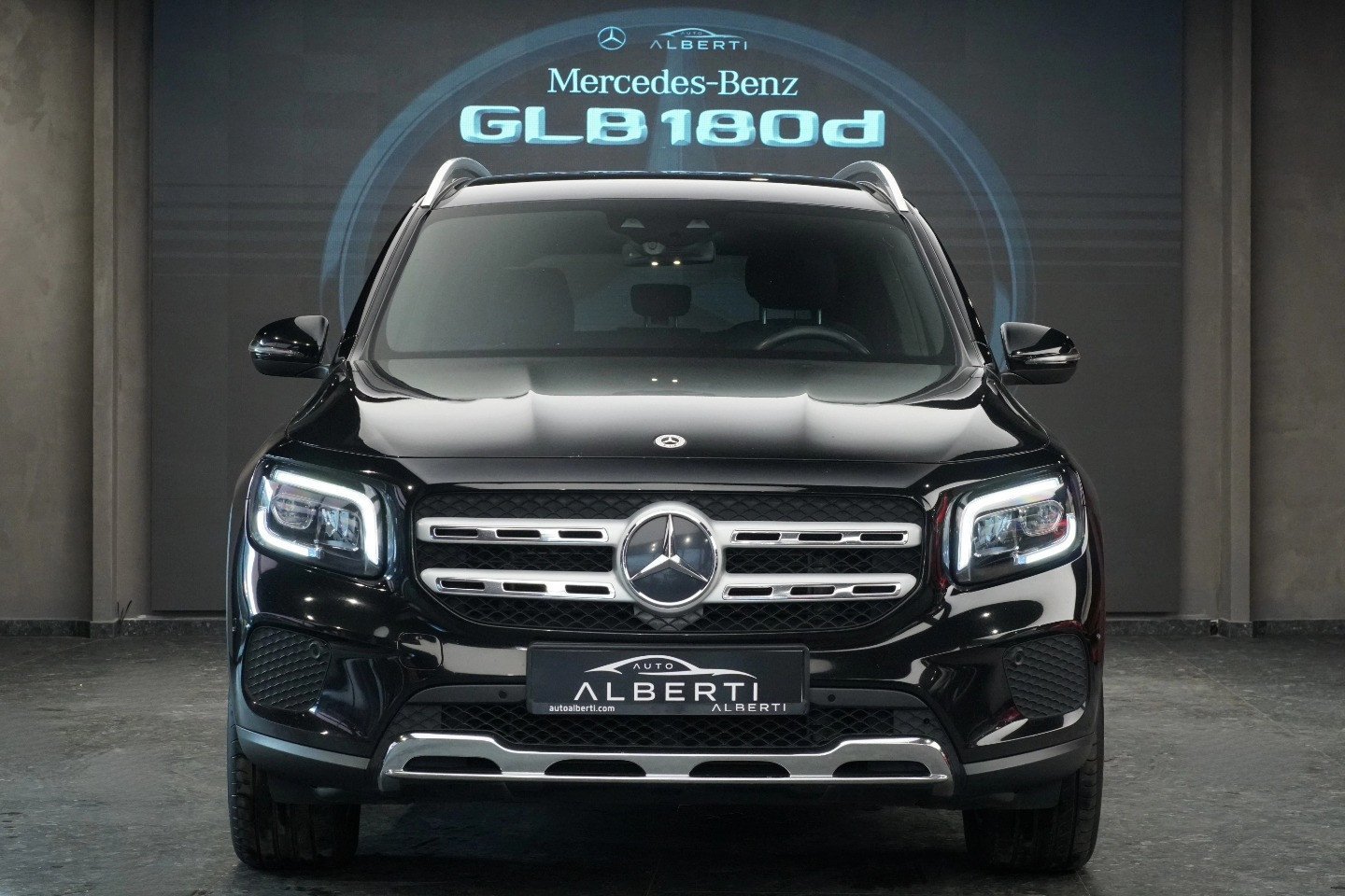 MERCEDES-BENZ GLB 180d
