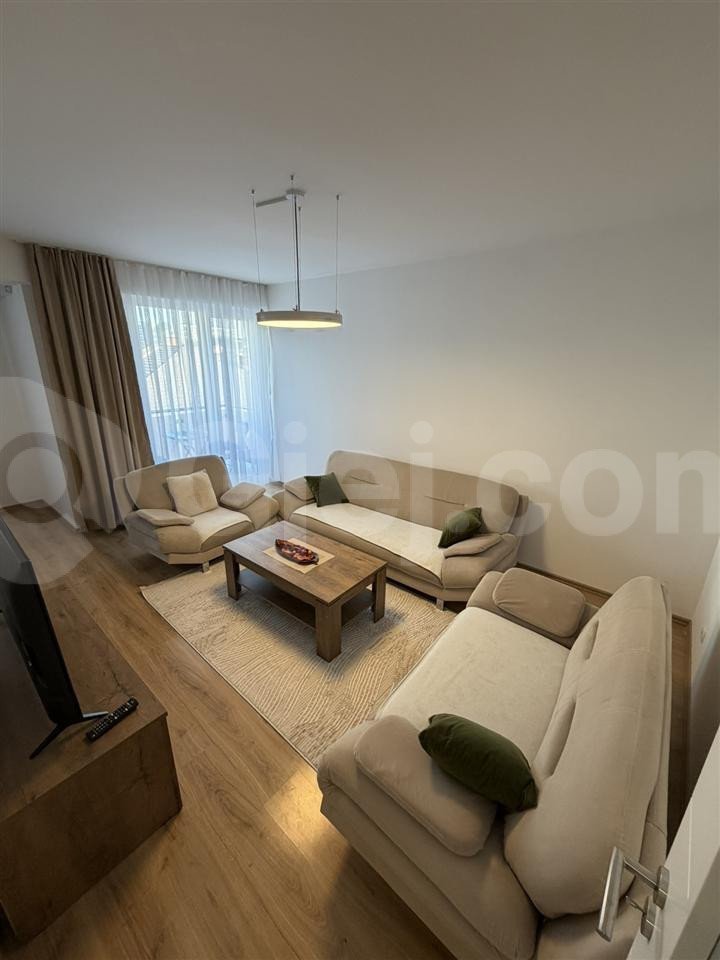 BANESË ME QIRA 1+1 NË FUSHË KOSOVË