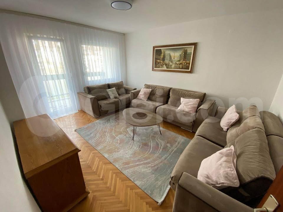 Banesë me qira 1+1 në Bregun e Diellit