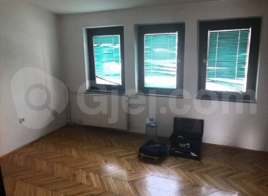 Banesë në Shitje në Bregun e Diellit