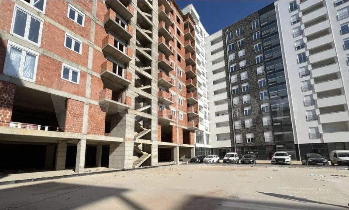 Banesë në shitje në Lagjen Mati 1