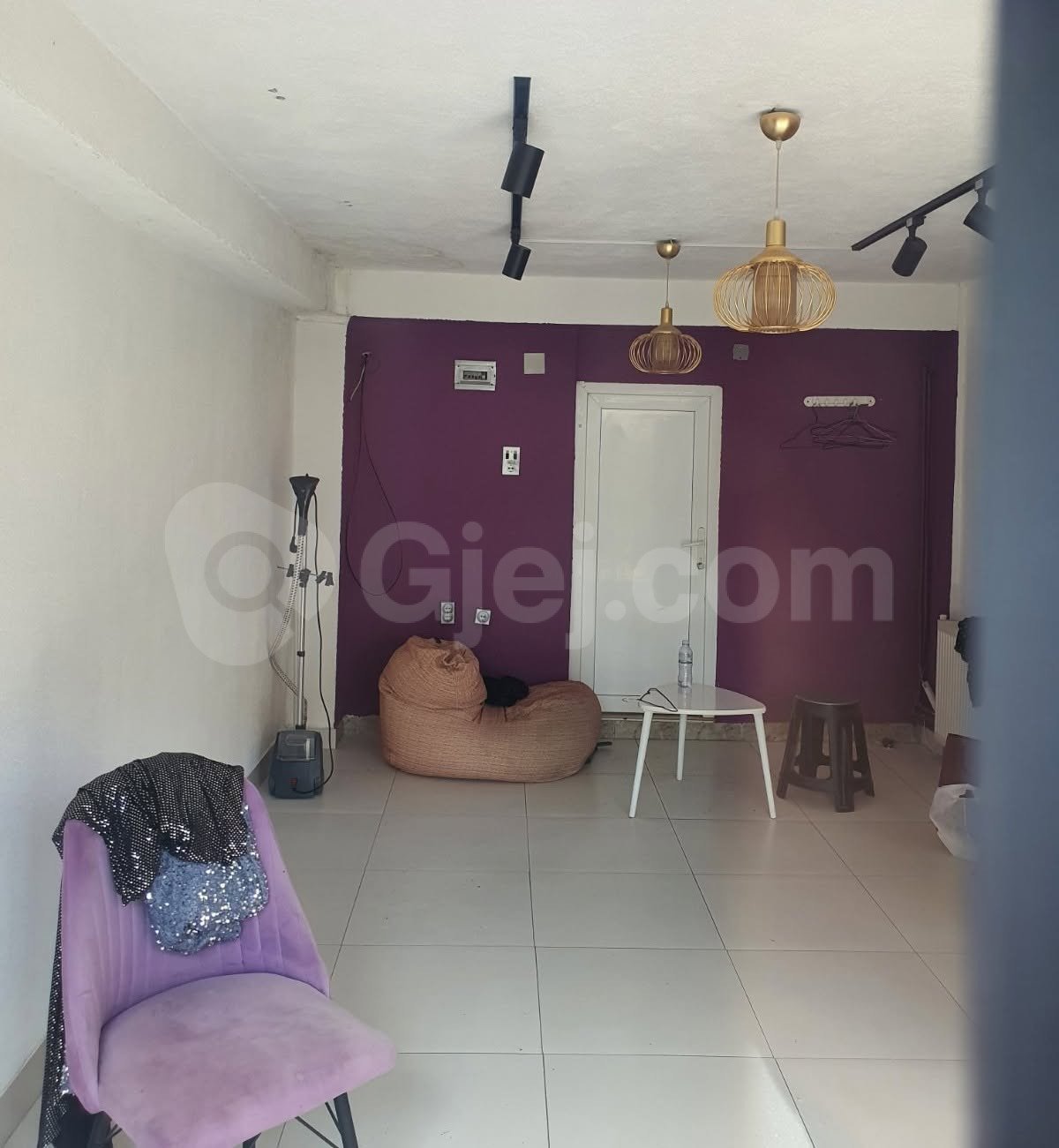 Lokal me qira 27m² në Bregun e Diellit