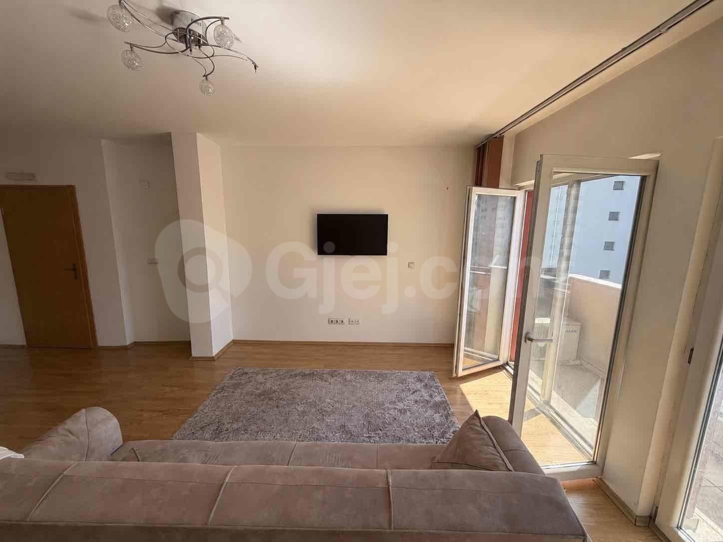 Banesë me qira 2+1 në Tophane