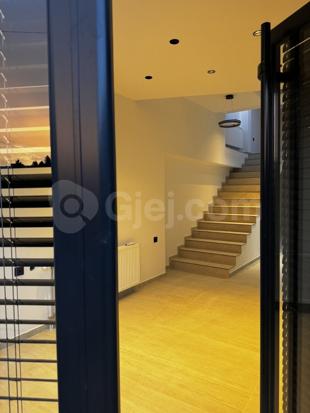 Thumbnail image 4