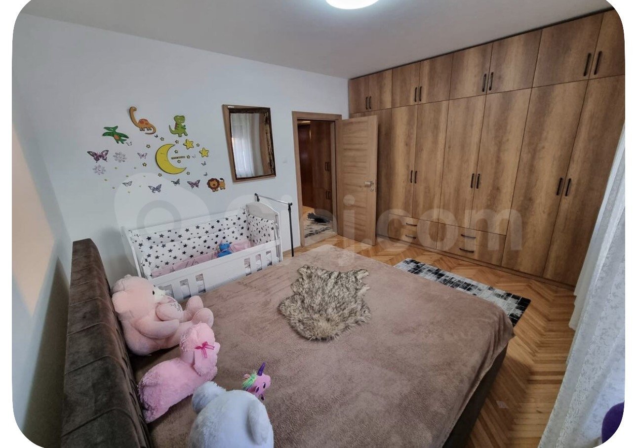 Thumbnail image 8