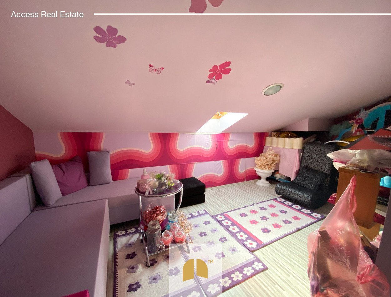 Thumbnail image 10