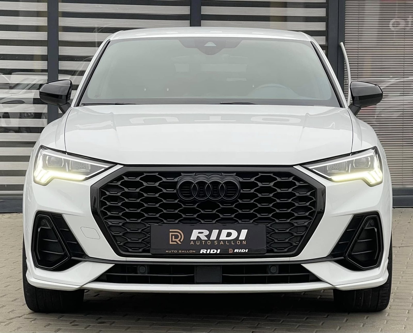 AUDI Q3 35TDI S-LINE MATRIX