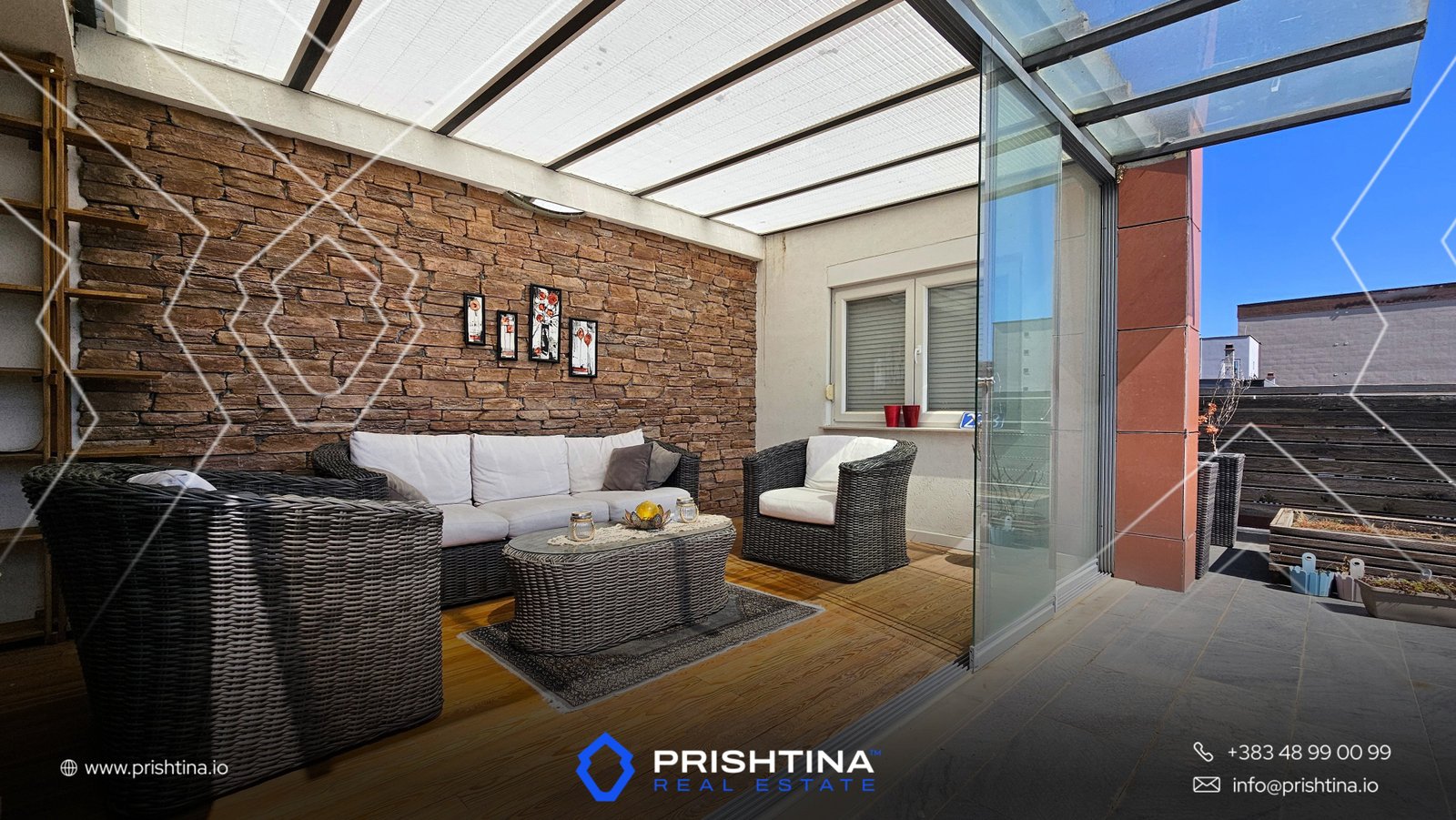 Penthouse në shitje 230m² + 100m² në Lagjen e Spitalit