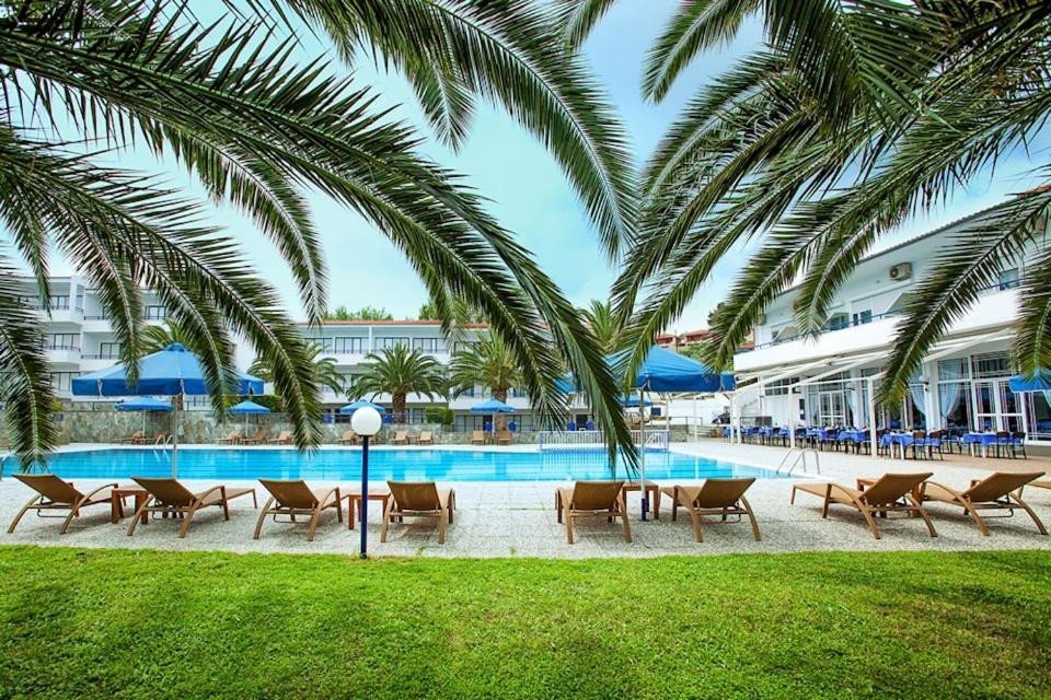 XENIOS PORT MARINA HOTEL 275 €