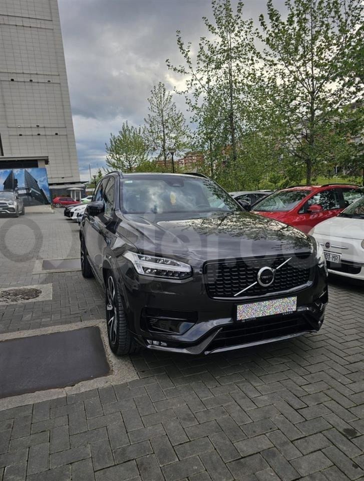 Shitet vetura Volvo XC90