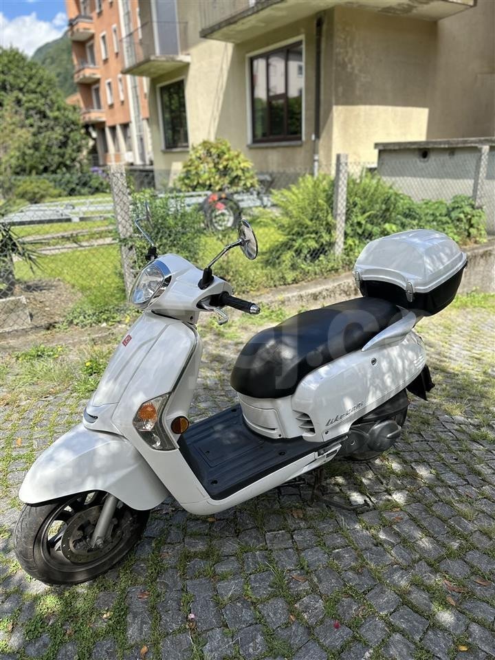 Shitet skuteri kymco like 200cc