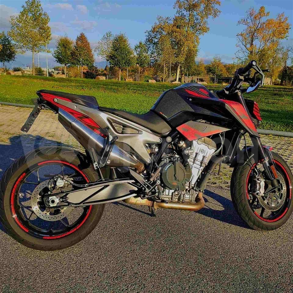 KTM Duke 790