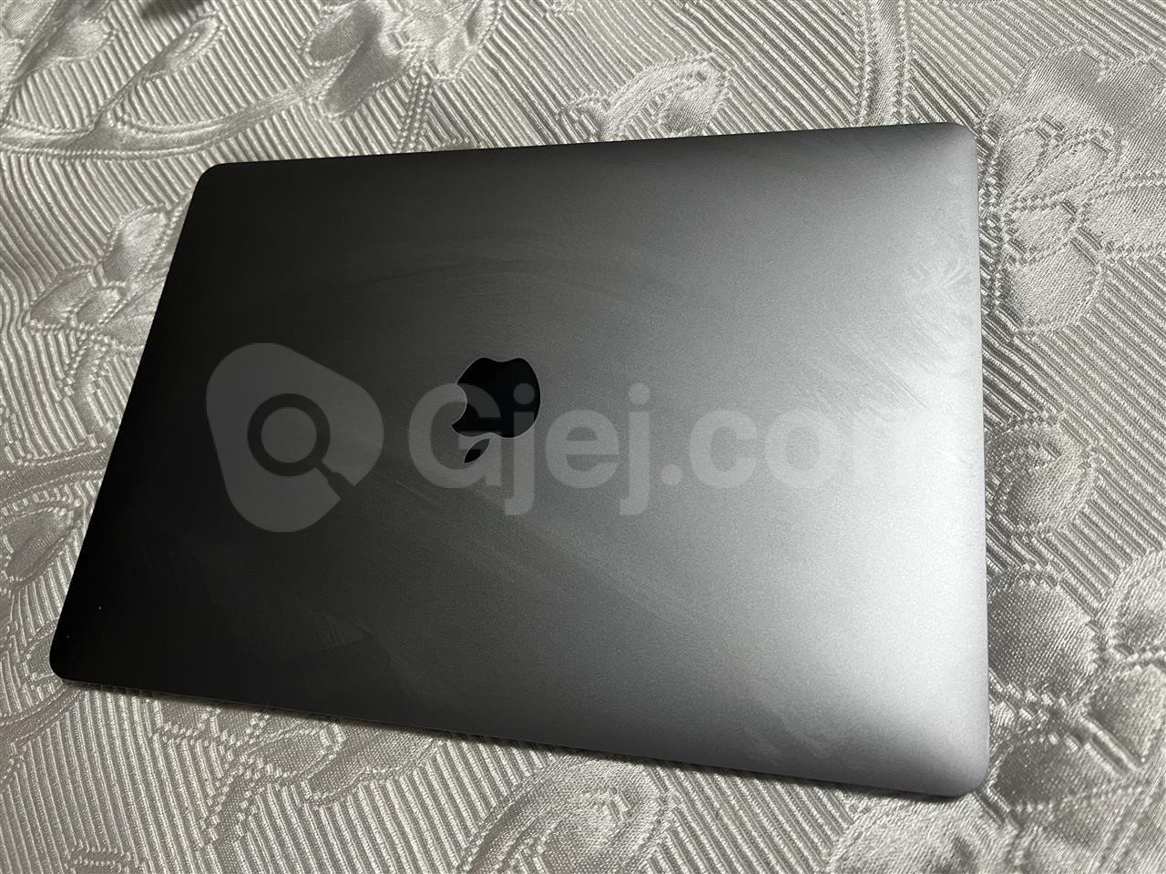 MACBOOK PRO 13"