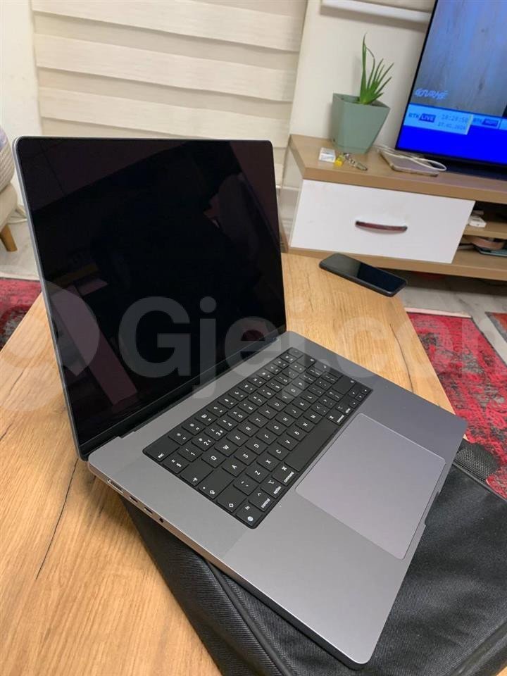 Apple Macbook Pro 16 (2021)