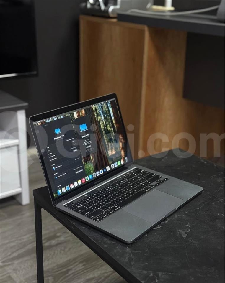 Laptop Macbook Pro M1 + Aksesor