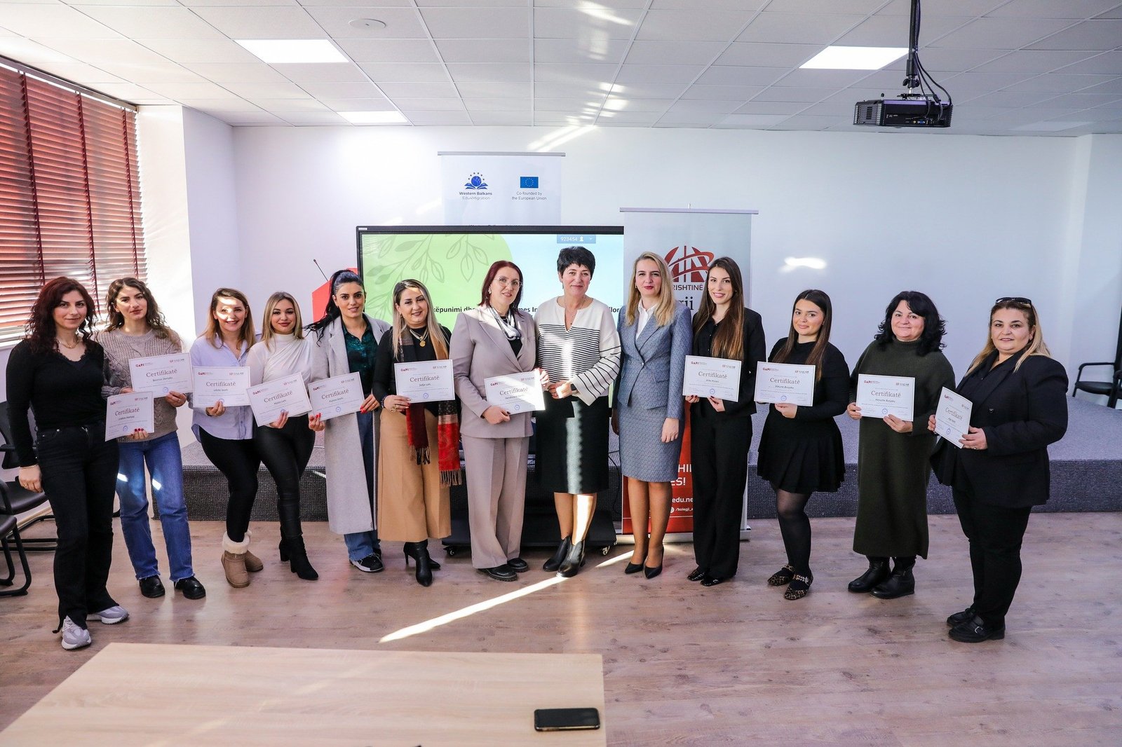 Fakulteti i Shkencave Sociale organizon trajnim për format e bashkëpunimit dhe partneritetit mes edukatorëve dhe familjes