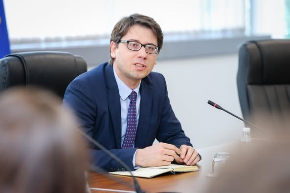 Studentët e Fakultetit Ekonomik takohen me ministrin e Financave, Punës dhe Transfereve Hekuran Murati