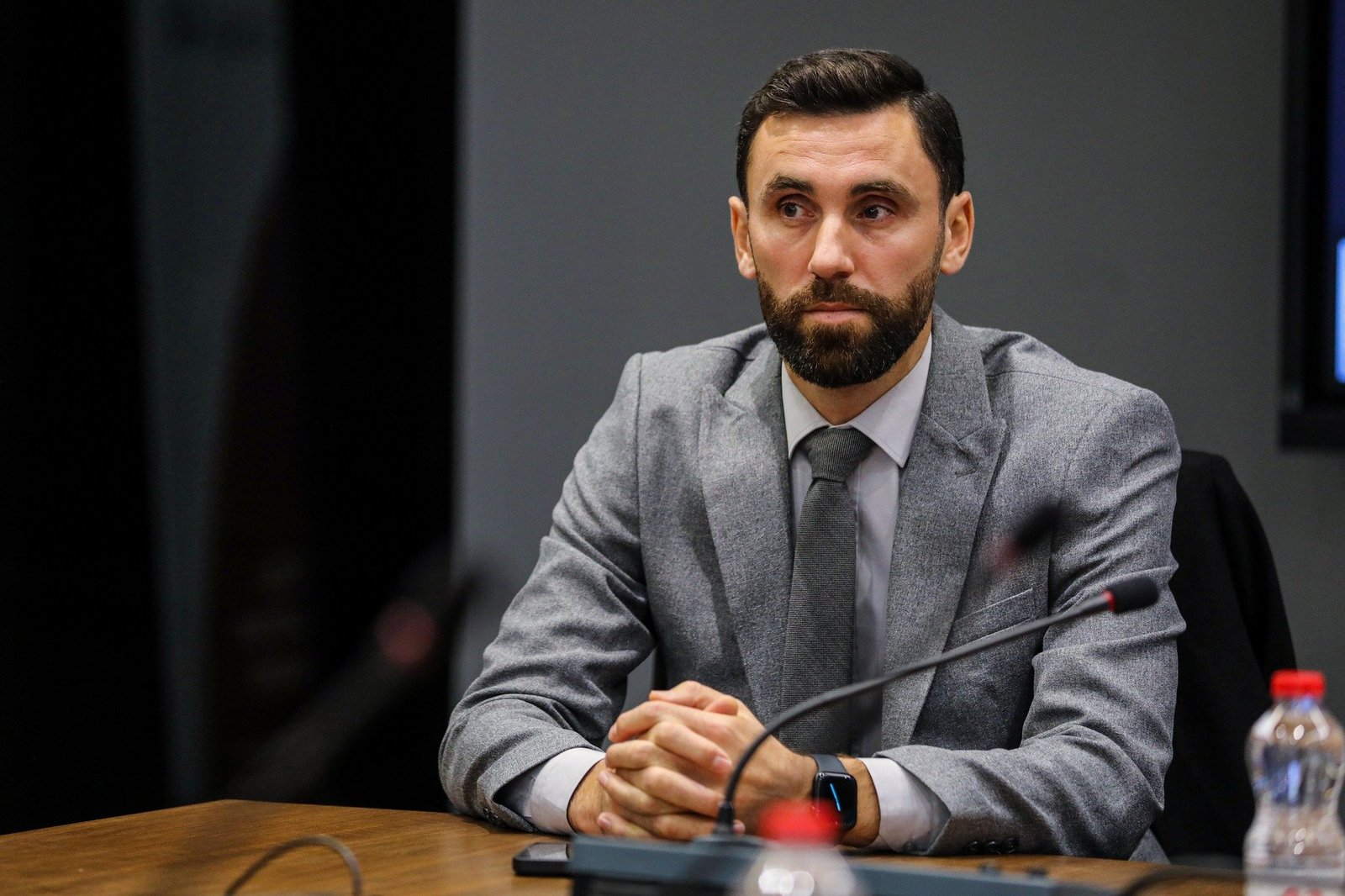 Ministri Elbert Krasniqi mban ligjëratë për studentët e Fakultetit të Administratës Publike