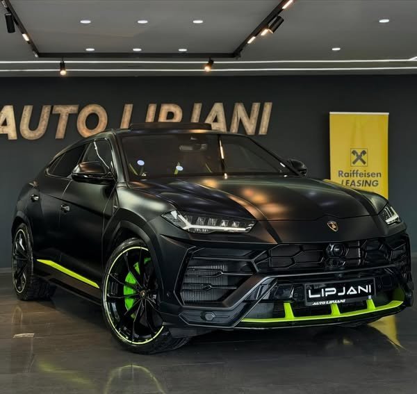 LAMBORGHINI URUS GRAPHITE CAPSULE “BLACKMAT”