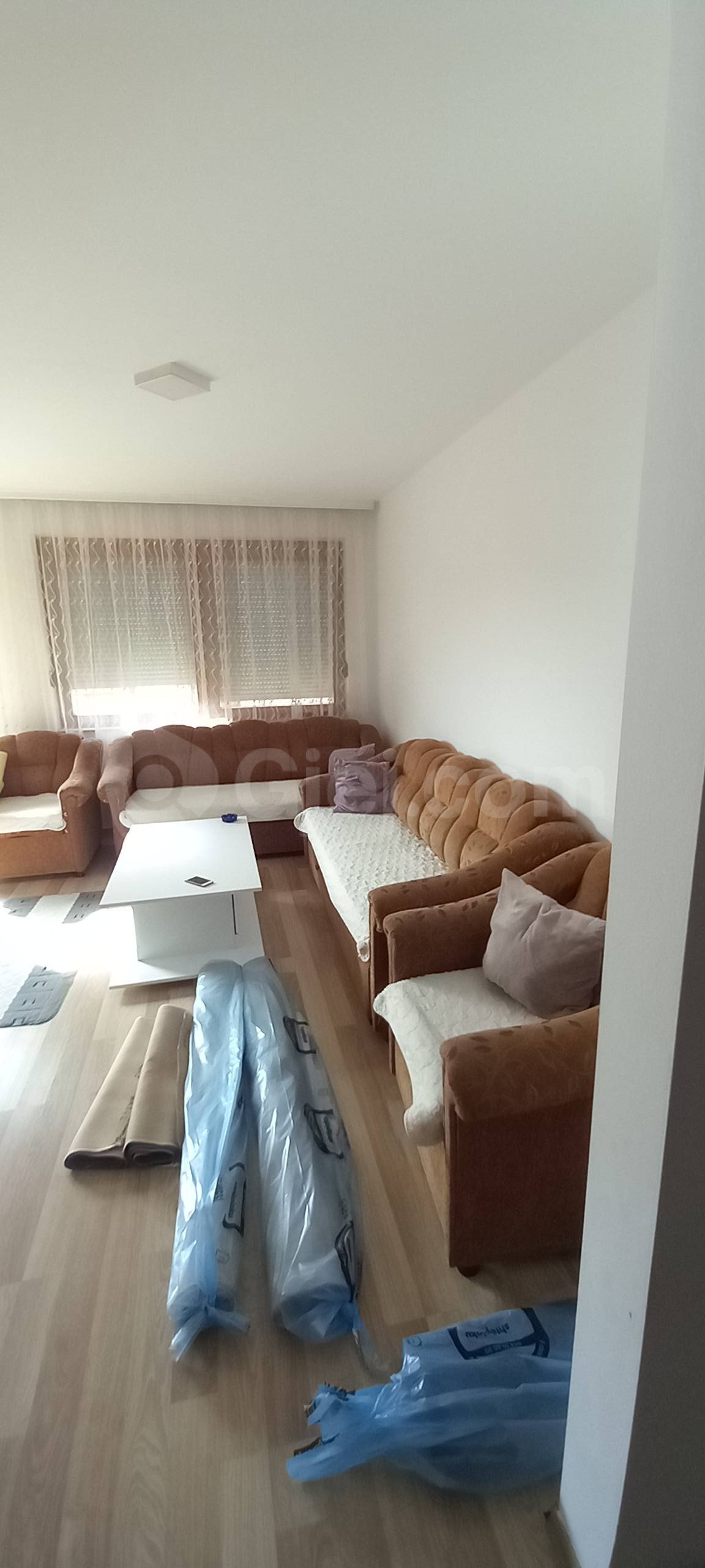 Banesë në shitje në Kalabri(Emshir)
