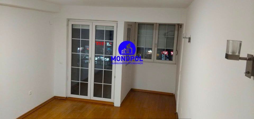 Banesë / ZYRE me qira në Ulpianë