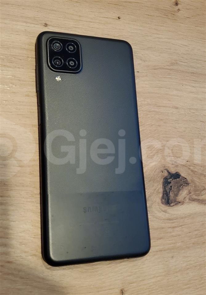 Shes Samsung Galaxy A12 pa asnje defekt