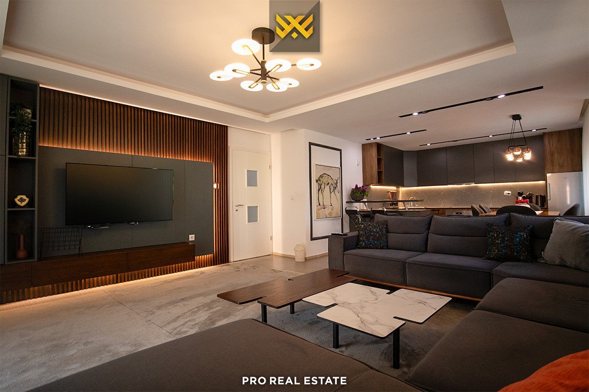 Shtëpi 230m² për SHITJE në Hajvali