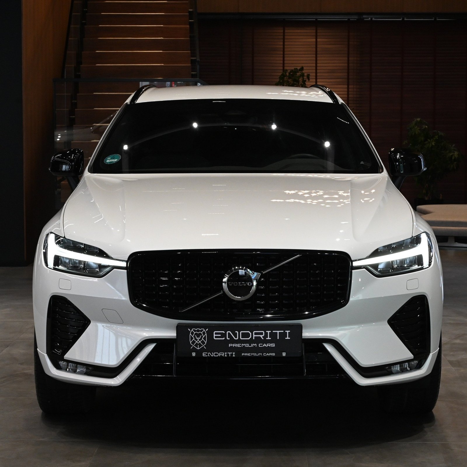 VOLVO XC60 B4 AWD R-DESIGN