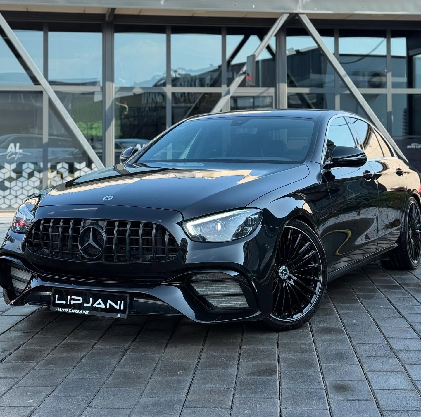 MERCEDES E200
