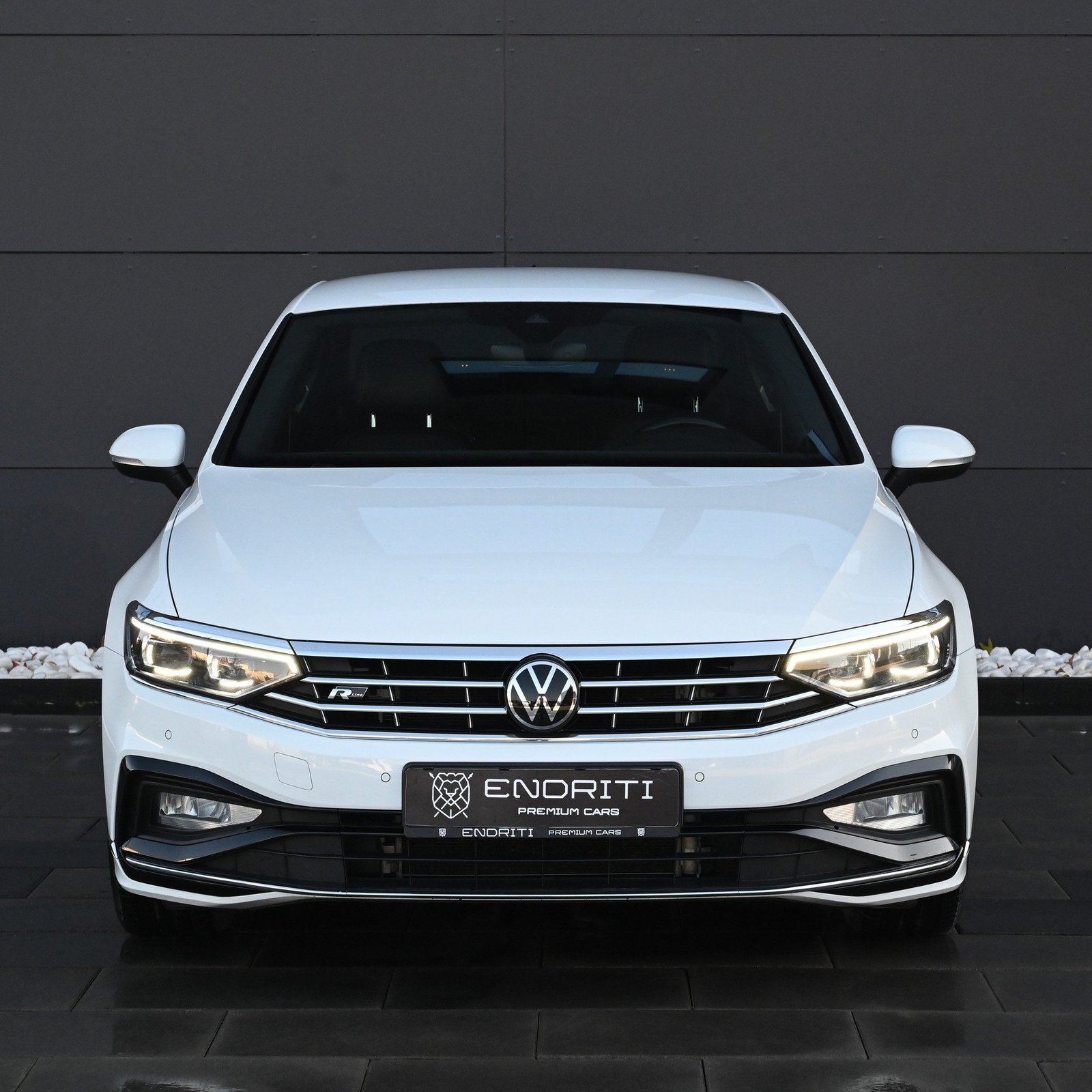 VW PASSAT R-LINE 2.0TDI