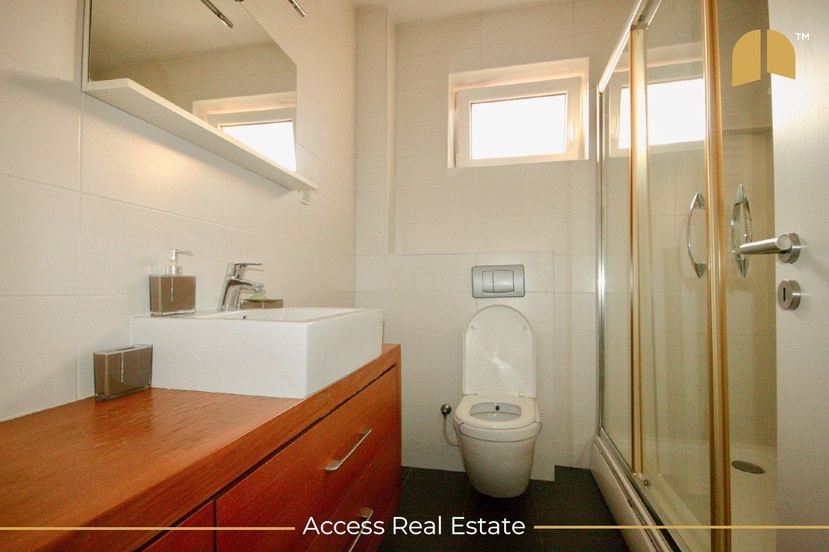 Thumbnail image 9