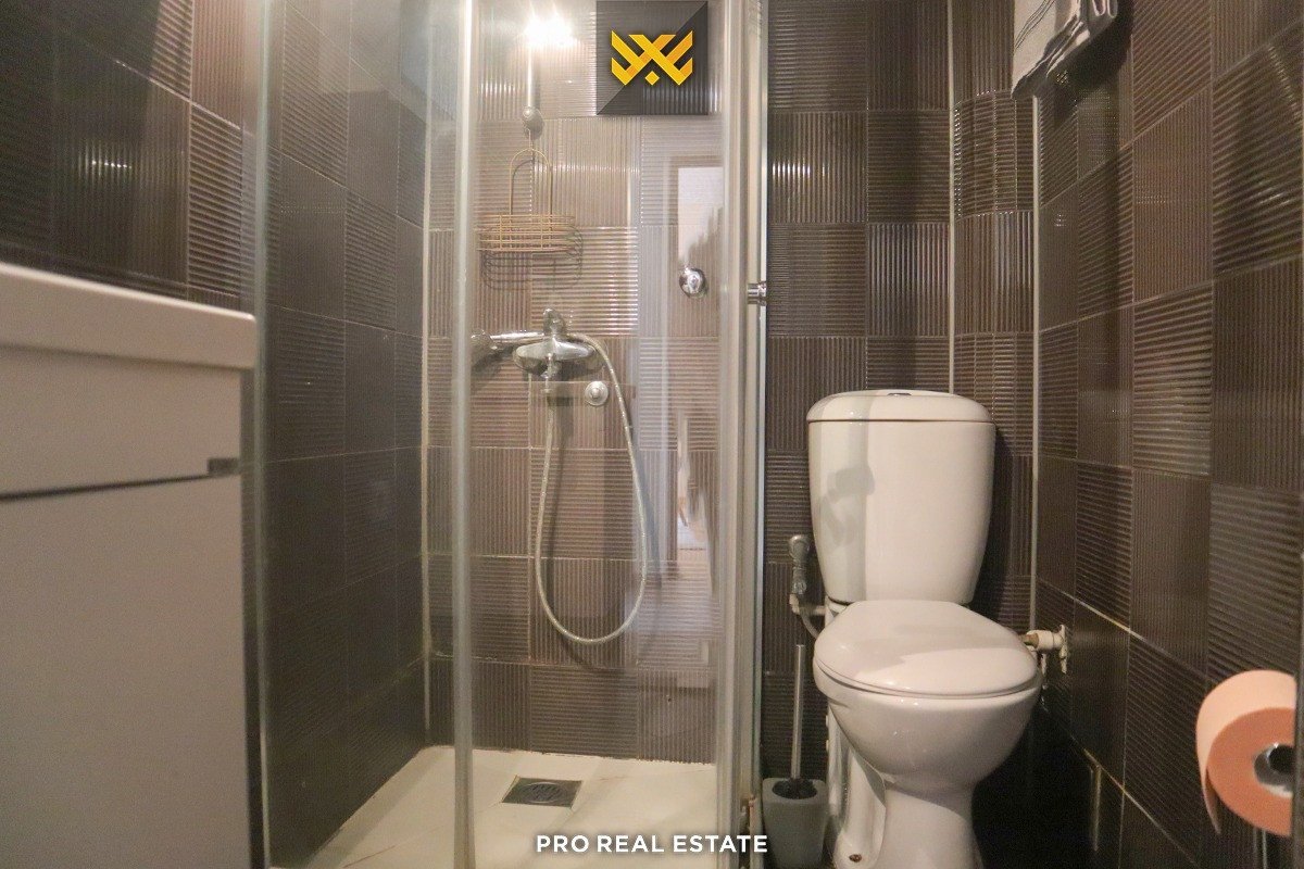 Thumbnail image 4