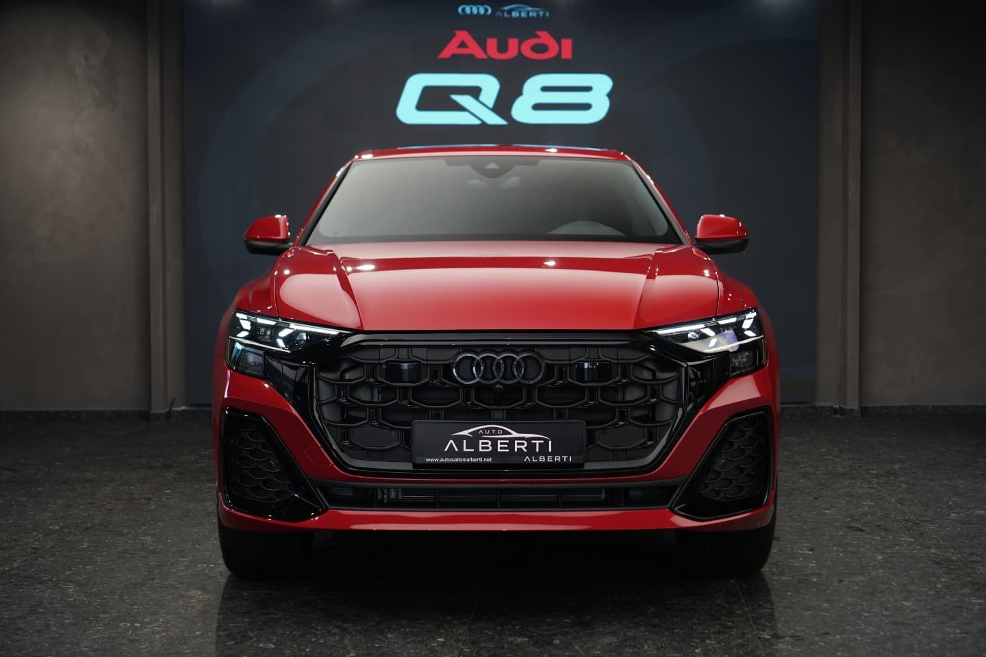 AUDI Q8