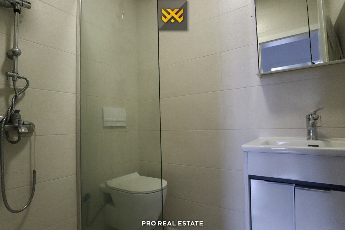 Thumbnail image 4