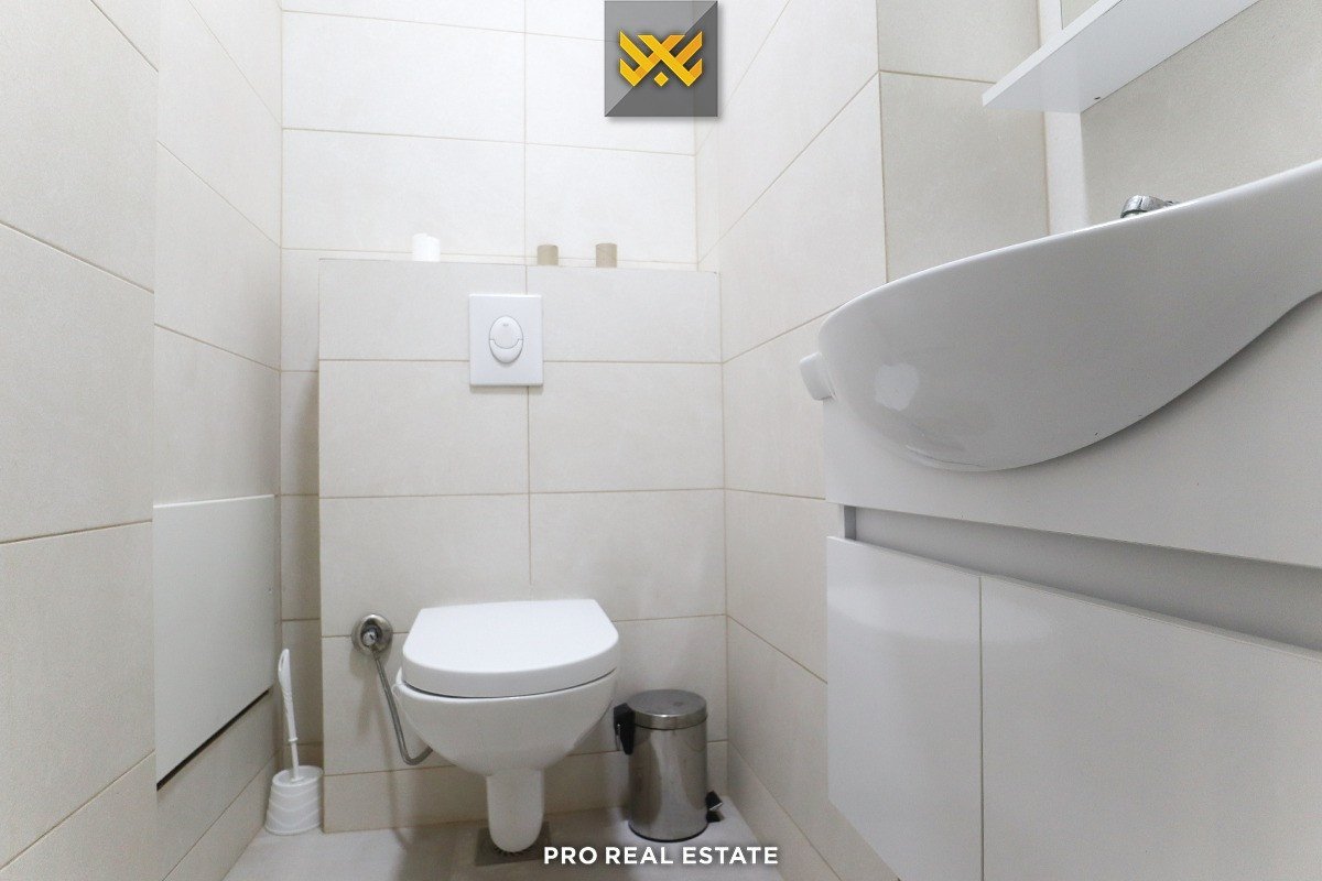 Thumbnail image 4
